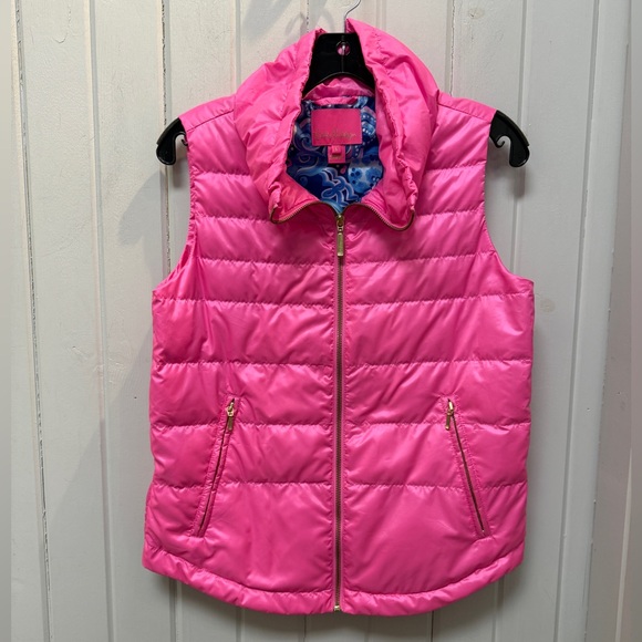 Lilly Pulitzer Jackets & Blazers - Lily Pulitzer Palm Paradise Puffer Vest in Prosecco Pink